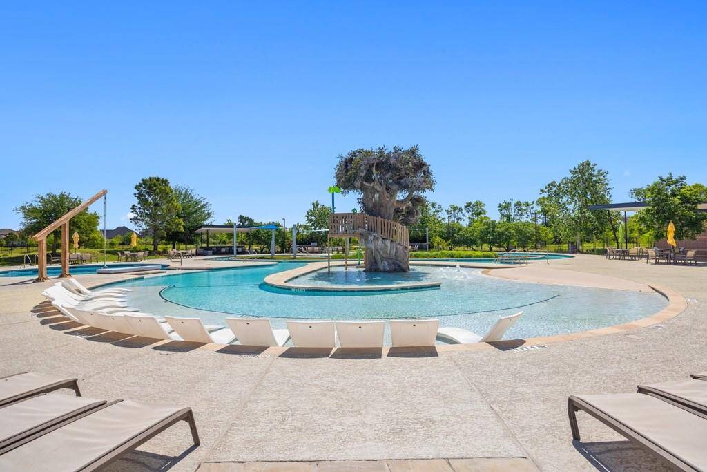 Or enjoy a full day of fun at Dragonfly Park and Pools.