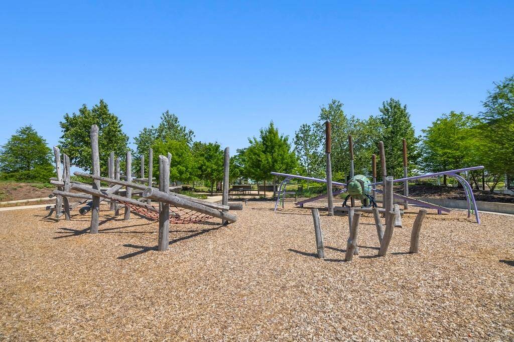 Featuring Basketball, Tennis, park, splashed, lazy river and tree house pool!