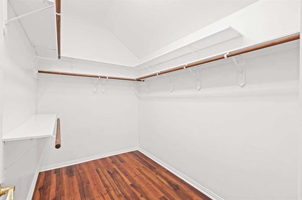 Big walkin closet