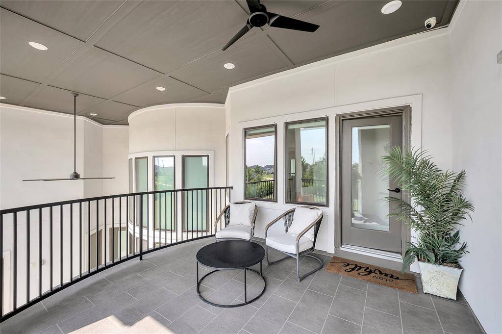 Second level balcony with ample shade and comfort.