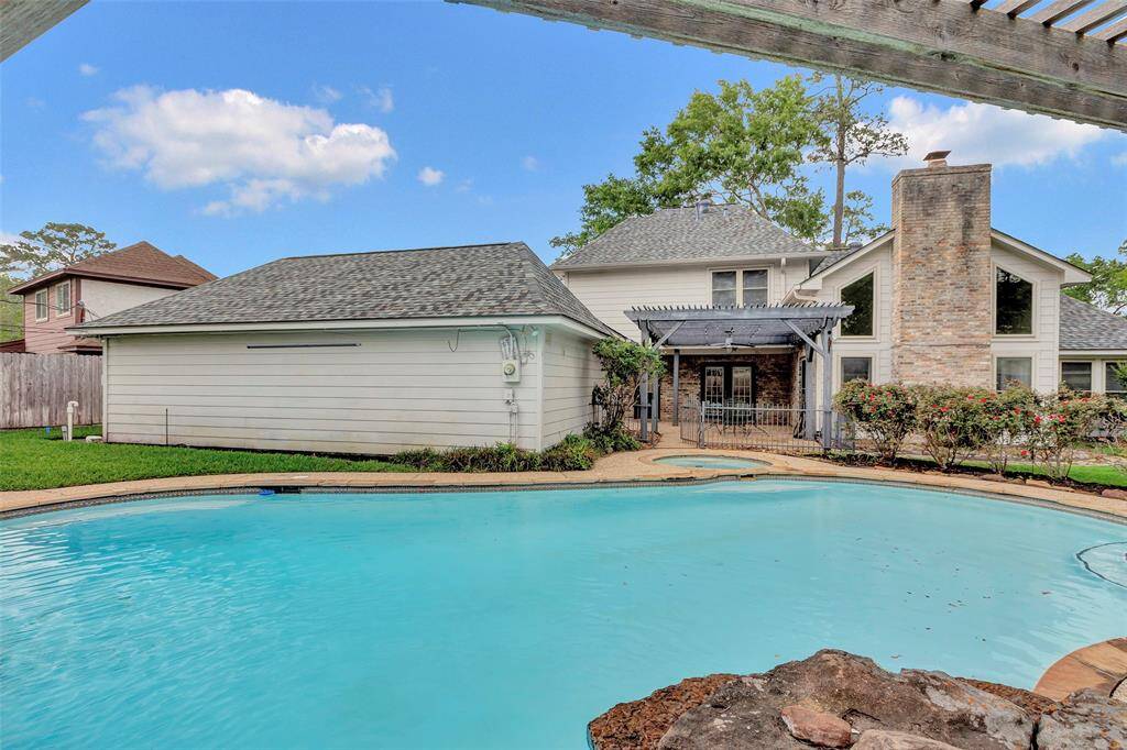 Sparkling pool that has been recently refinished.