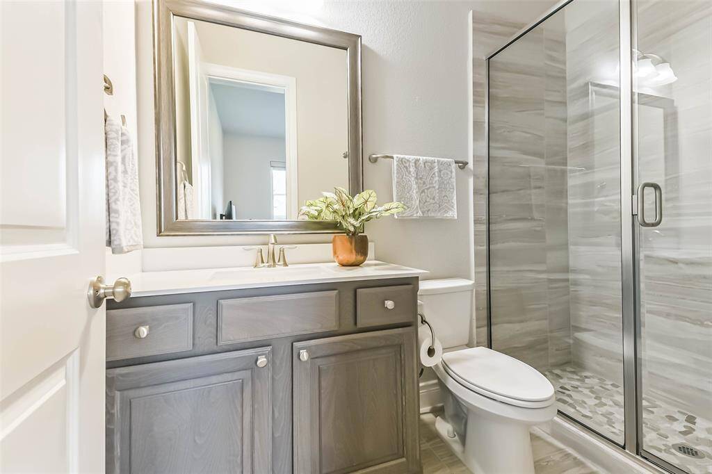 Guest Bedroom en suite