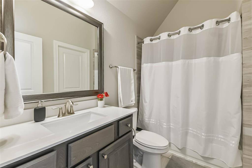 En suite Guest Bathroom with HUGE walk in closet