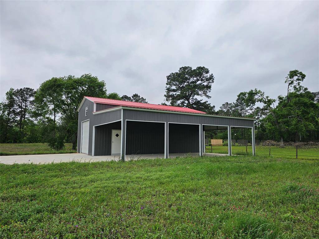 20 x 40 building with carport and pad