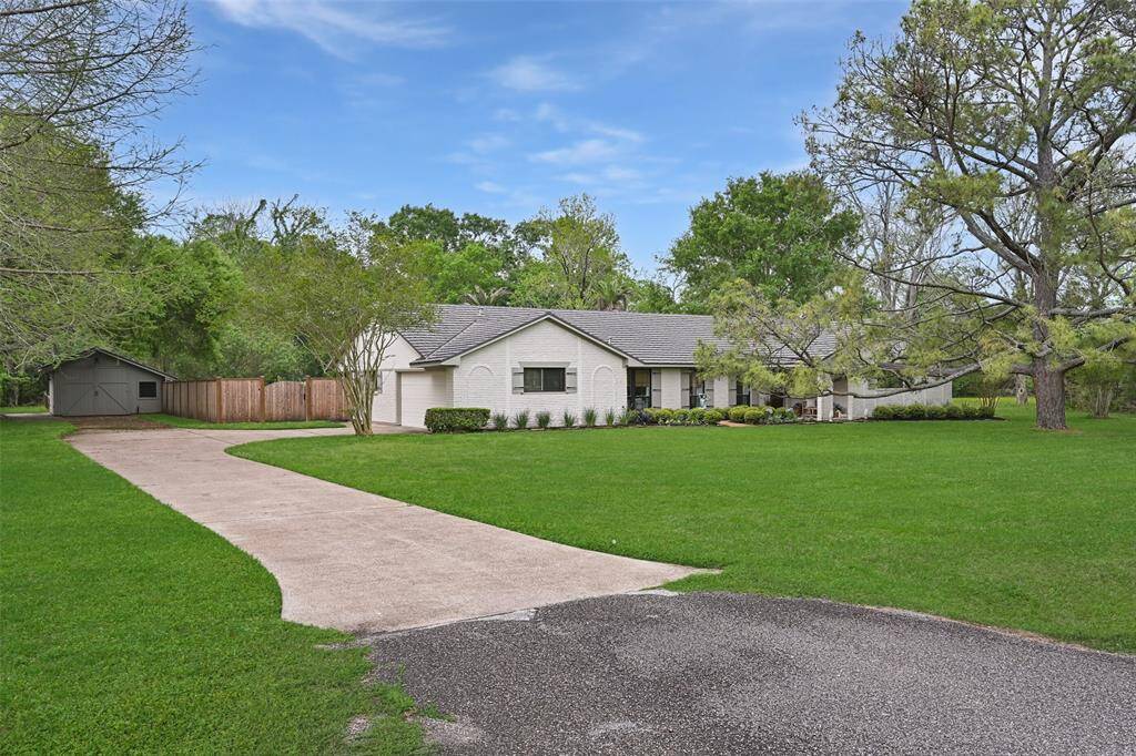 2006 Deepbrook... your new home!