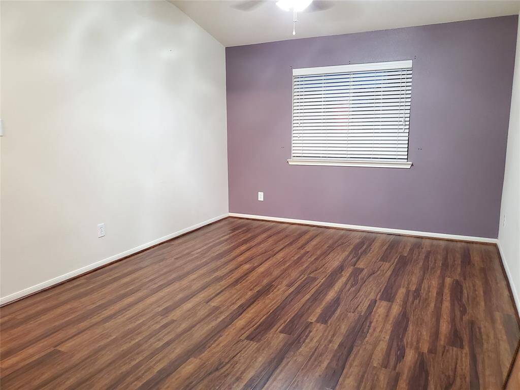 The other three bedrooms upstairs are big and all with wood laminate floor.