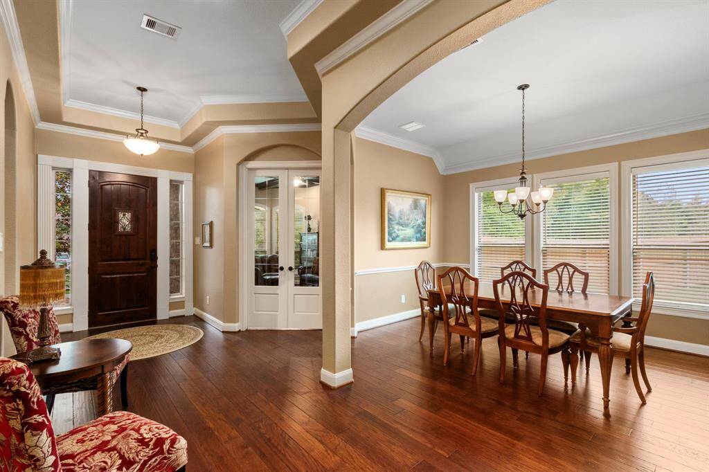 formal dining directly off entry for the holidays