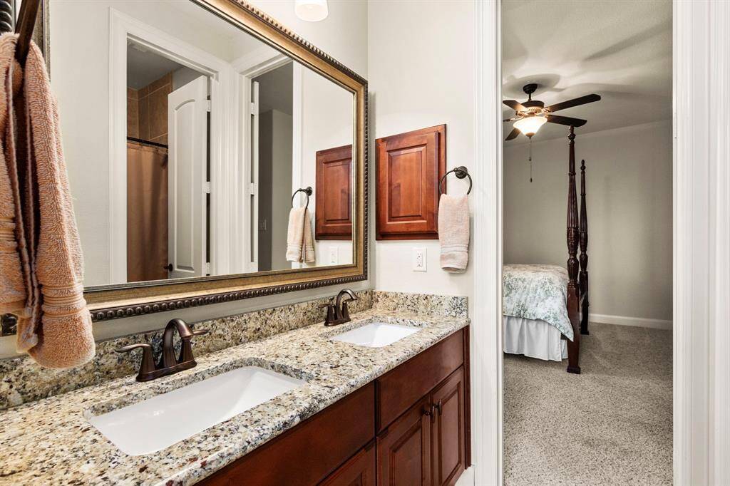 Jack and Jill Bath in photo