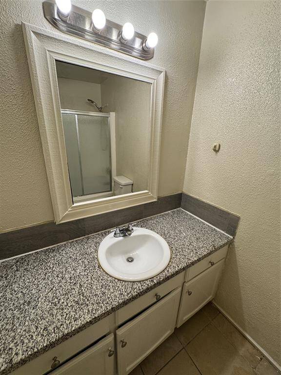 SECONDARY BATH