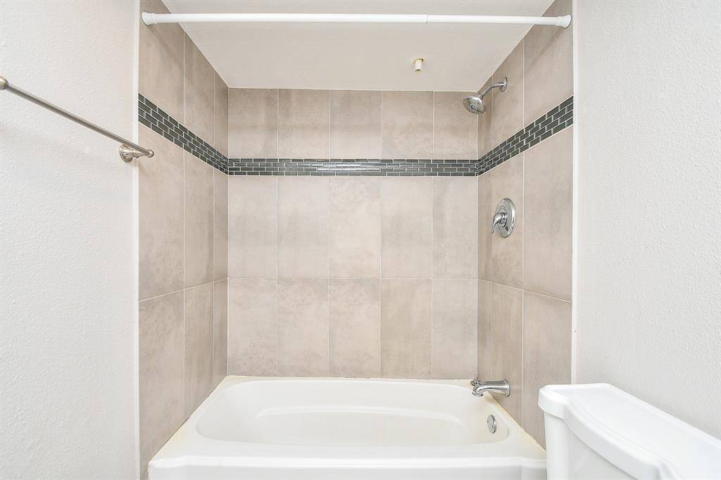This large tub offers a welcoming spot for a long bath at the end of the day!