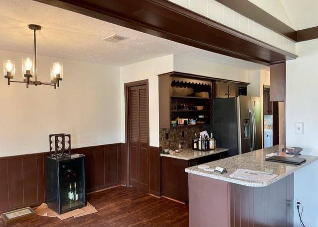Main bar & other bar area or work desk