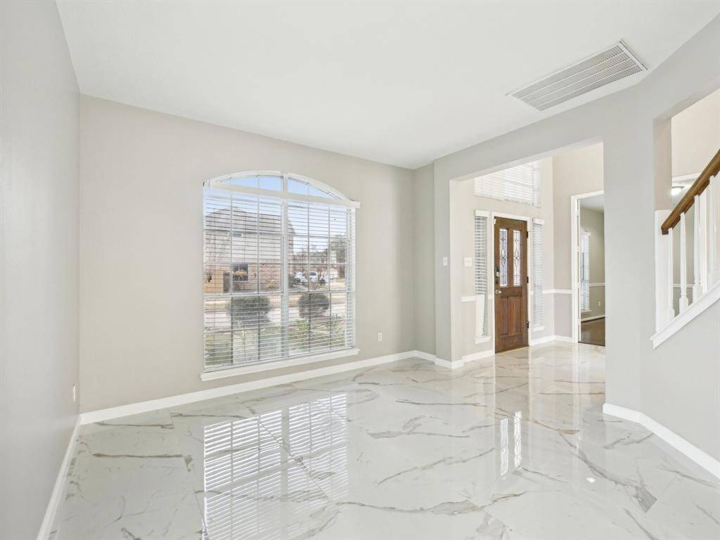The Formal Living Room is a great place to chat, with your guests, about the day's events.