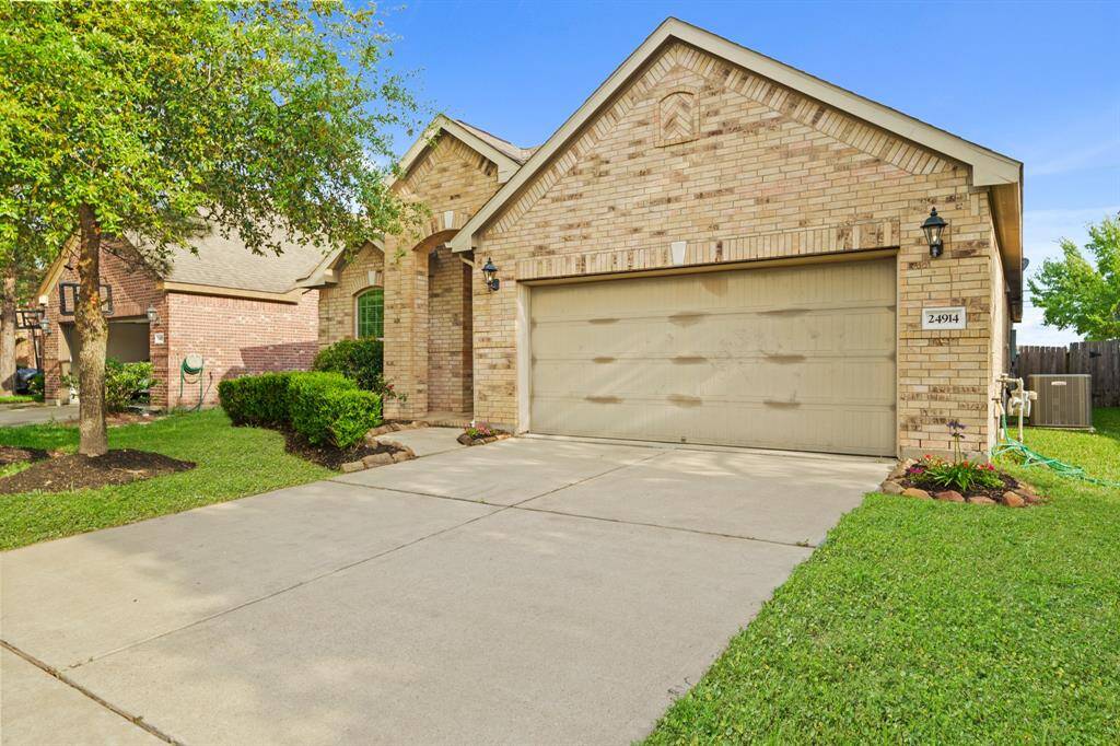 You are invited to come tour this lovely home in person! Call today for your private showing.