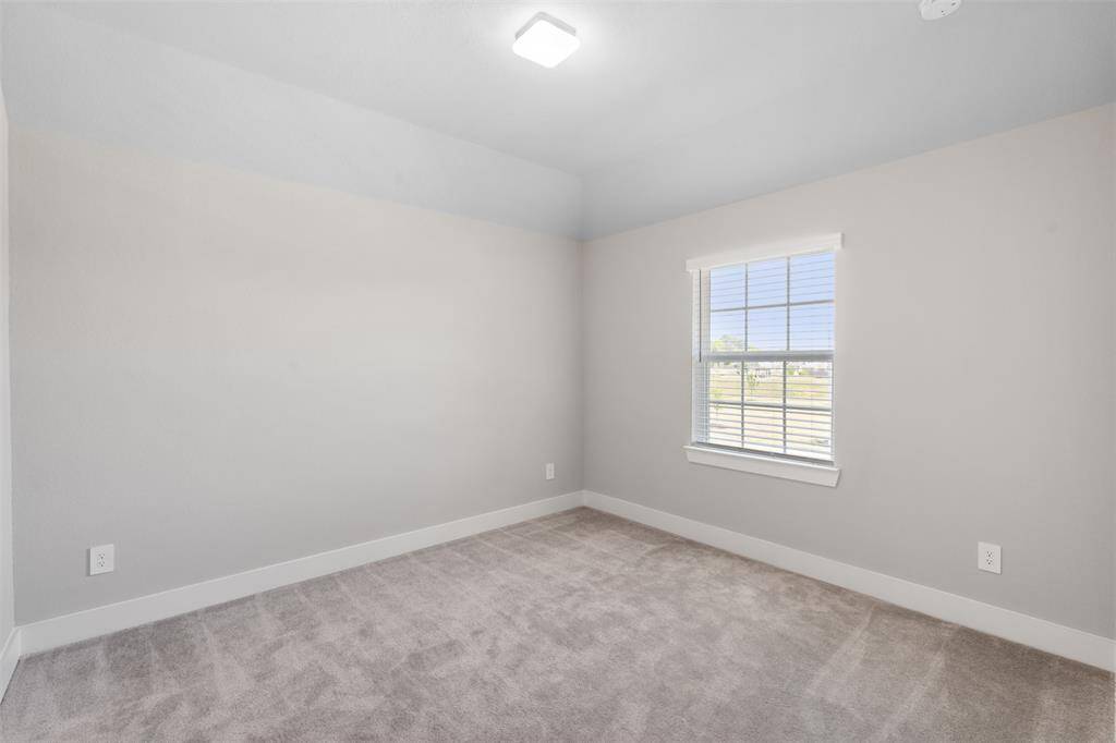 Fifth bedroom