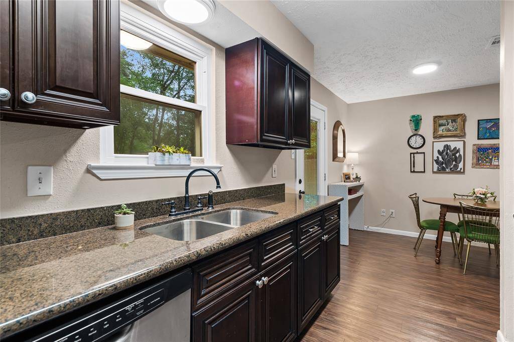 Light and Bright Kitchen
