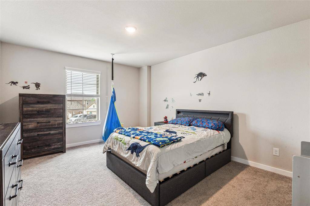 Upstairs guest bedroom