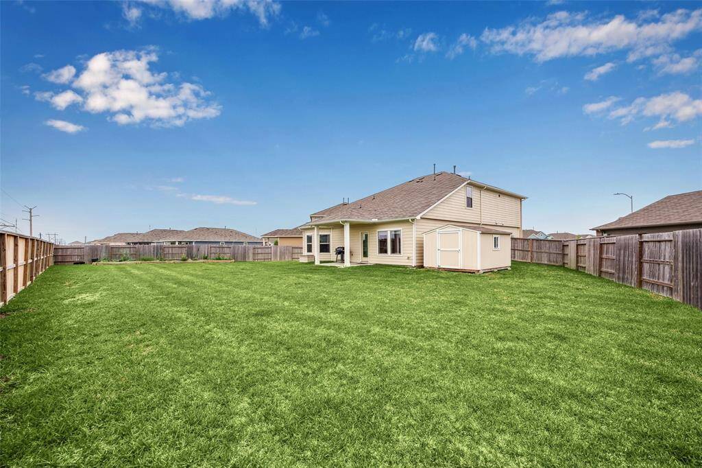 Huge, private lot with no rear neighbors
