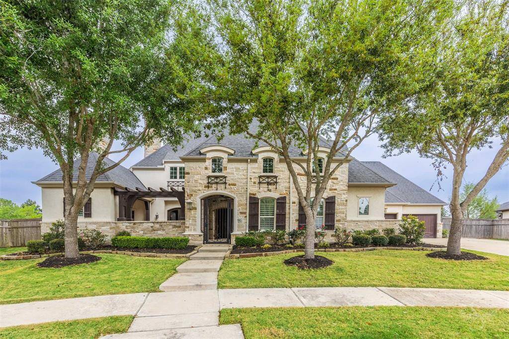 Some upgrades in this home include a front entrance gate, replaced grass in front - zoysia, extended sprinkler system. whole house dehumidifier, whole house water softener, new evaporator coils (3), anode rods replace, and garage epoxy floors.