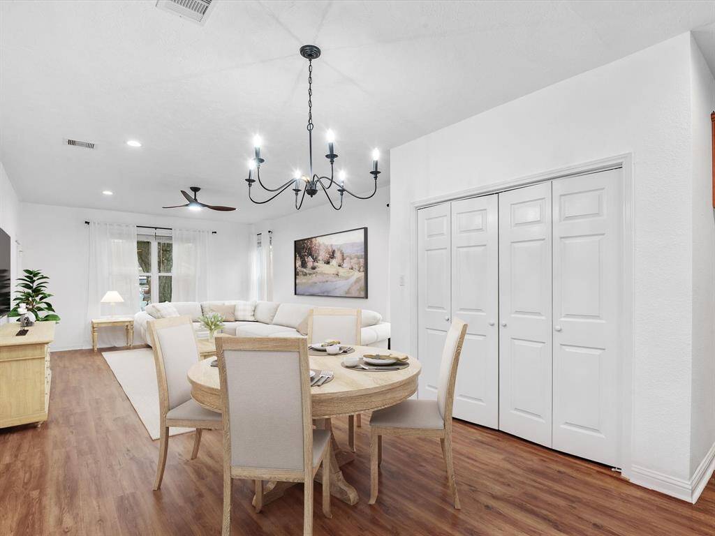 Virtually staged dining room