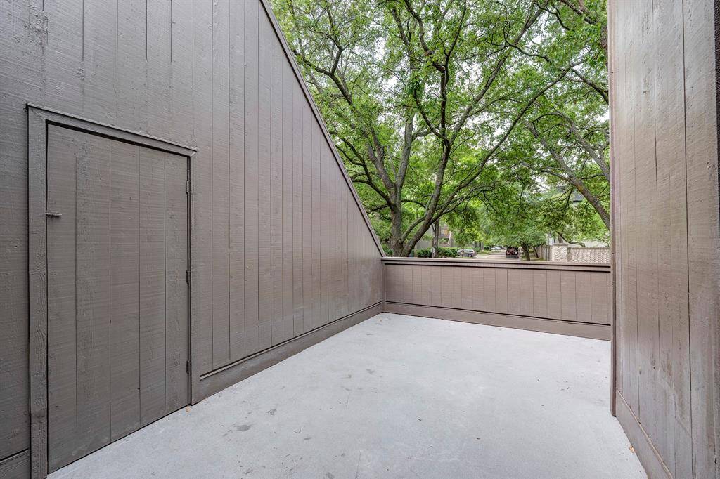 Another view of the outdoor patio.