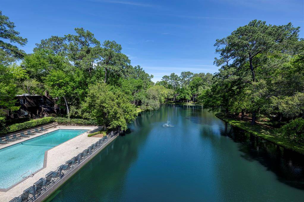 Fountain in the lake and pool on the left.
