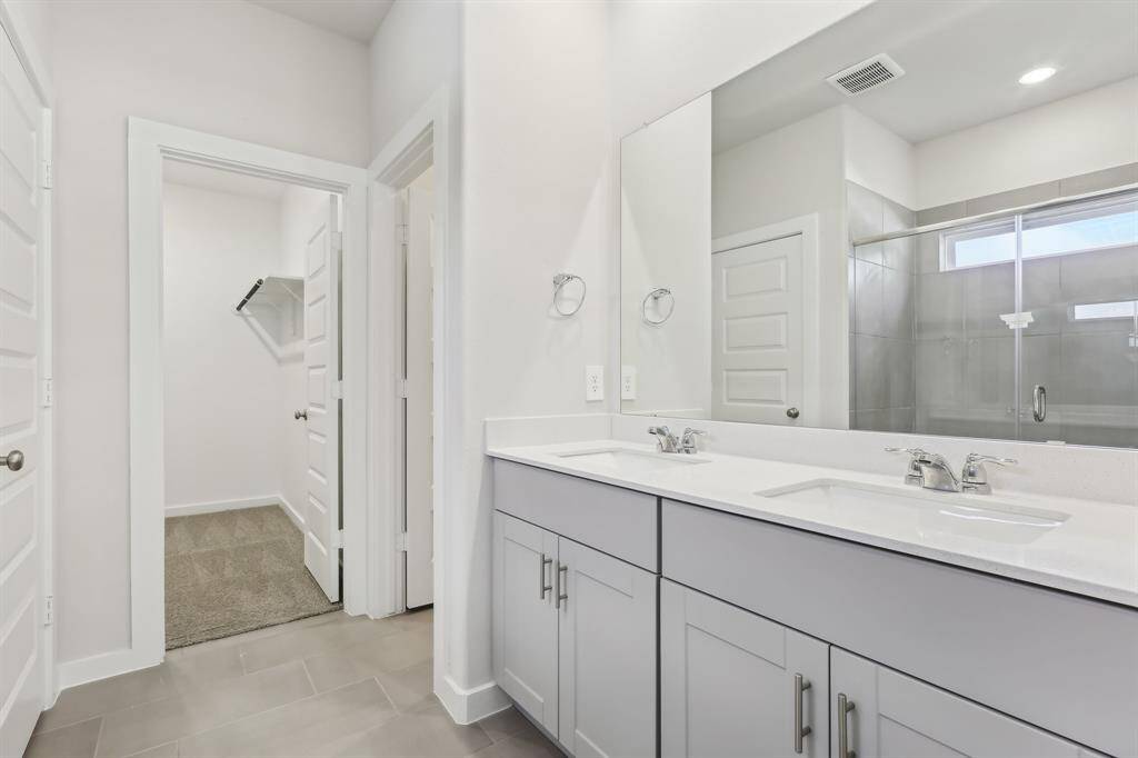 Photo is not of the actual home but is an inspirational photo of builder’s model home and may depict options, furnishings, and/or decorator features that are not included.
