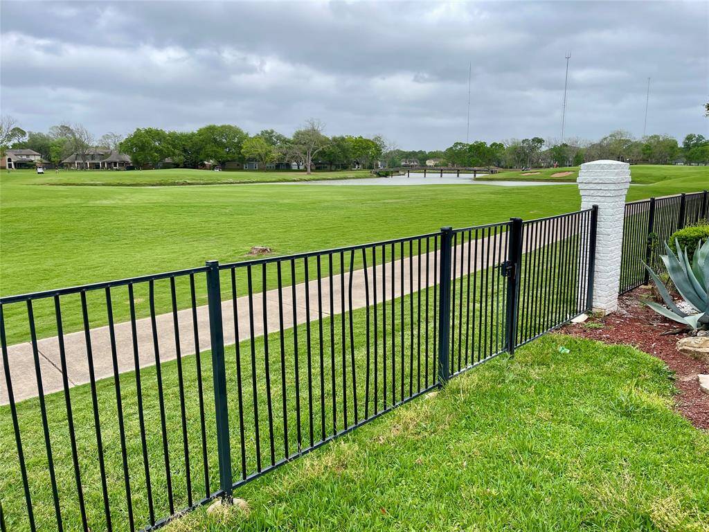 View along 160' fence towards Golf Course