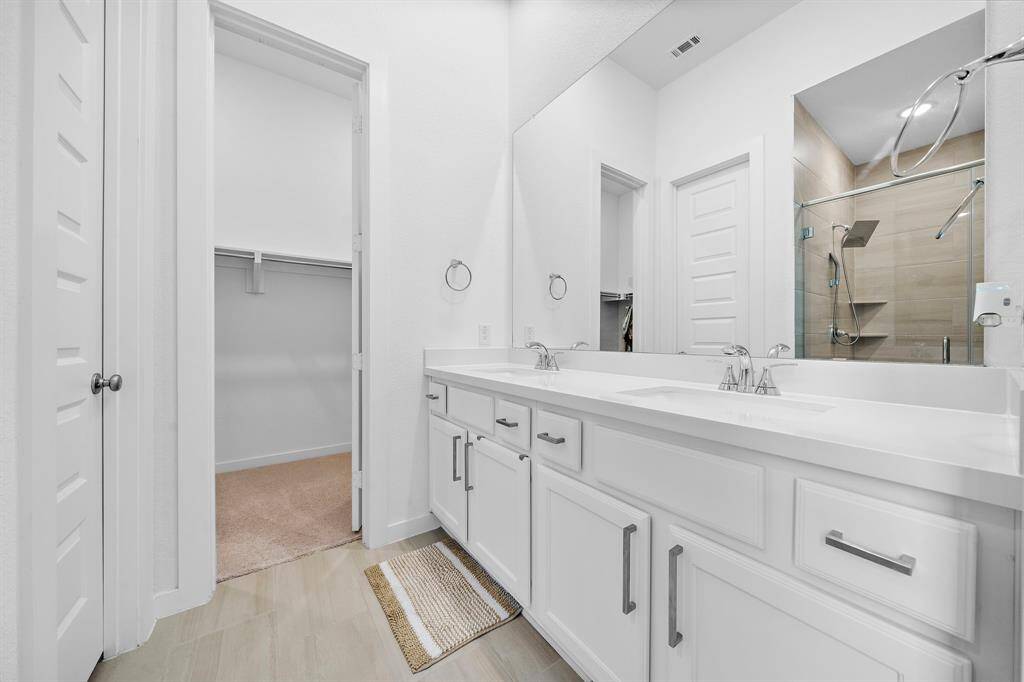 2nd Primary Bath - Ensuite