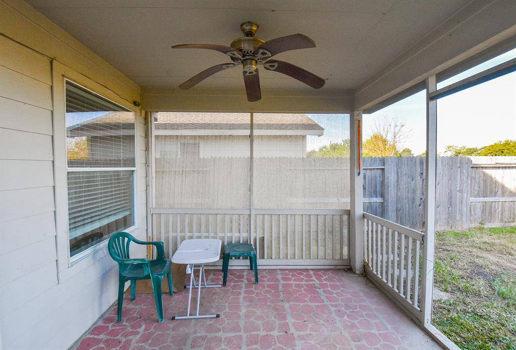 Screen patio