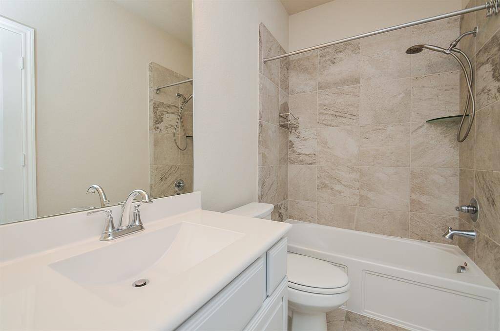 Secondary bathroom upstairs