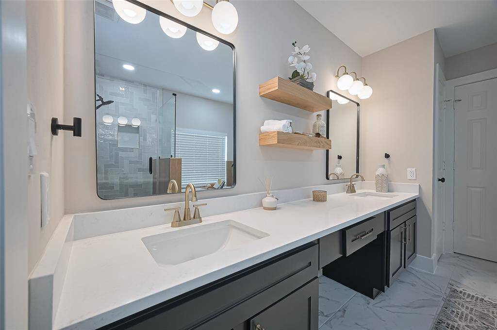 New shaker cabinet doors painted Iron Ore by SW providing that touch of modern style.