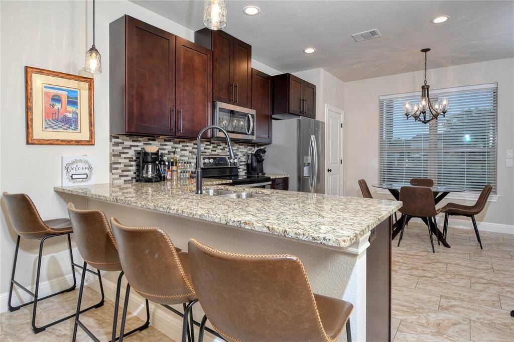 quaint breakfast bar