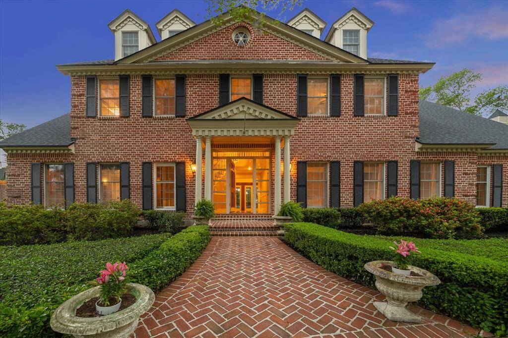 Welcome to 6611 Riva Ridge Dr.