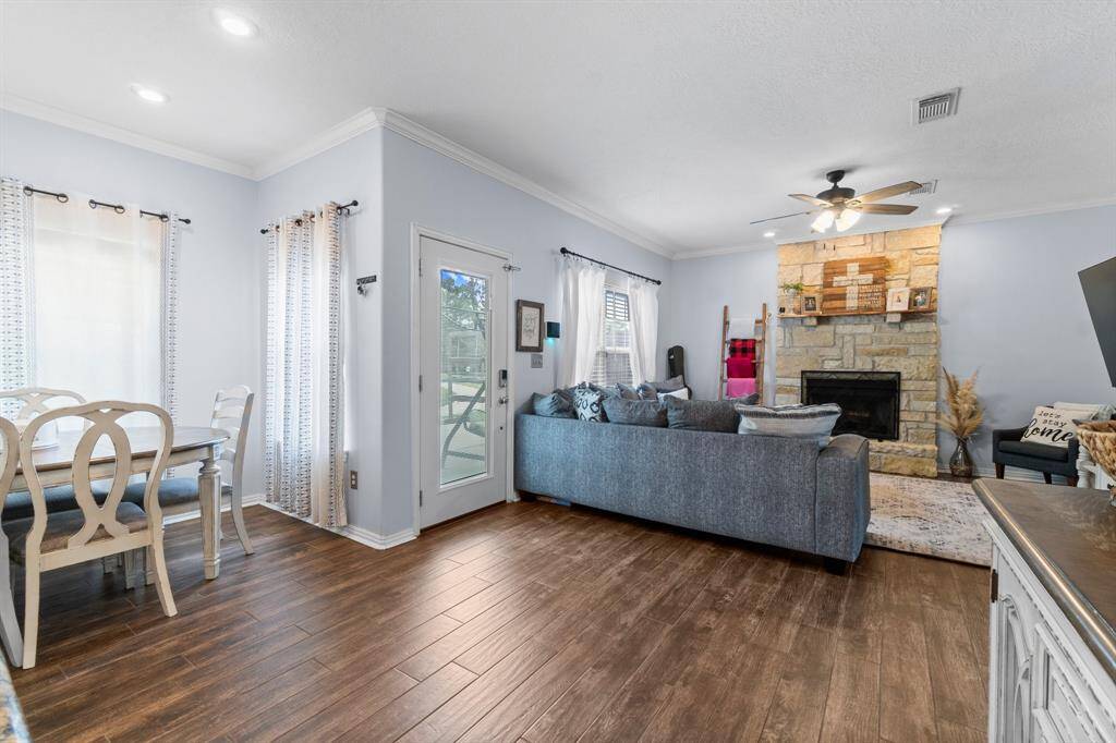 Living Room 4