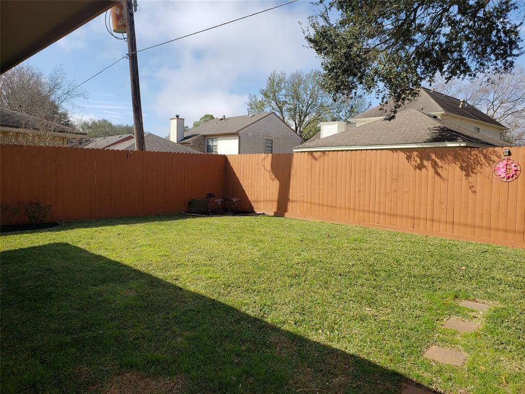 BACKYARD IS FULLY FENCED