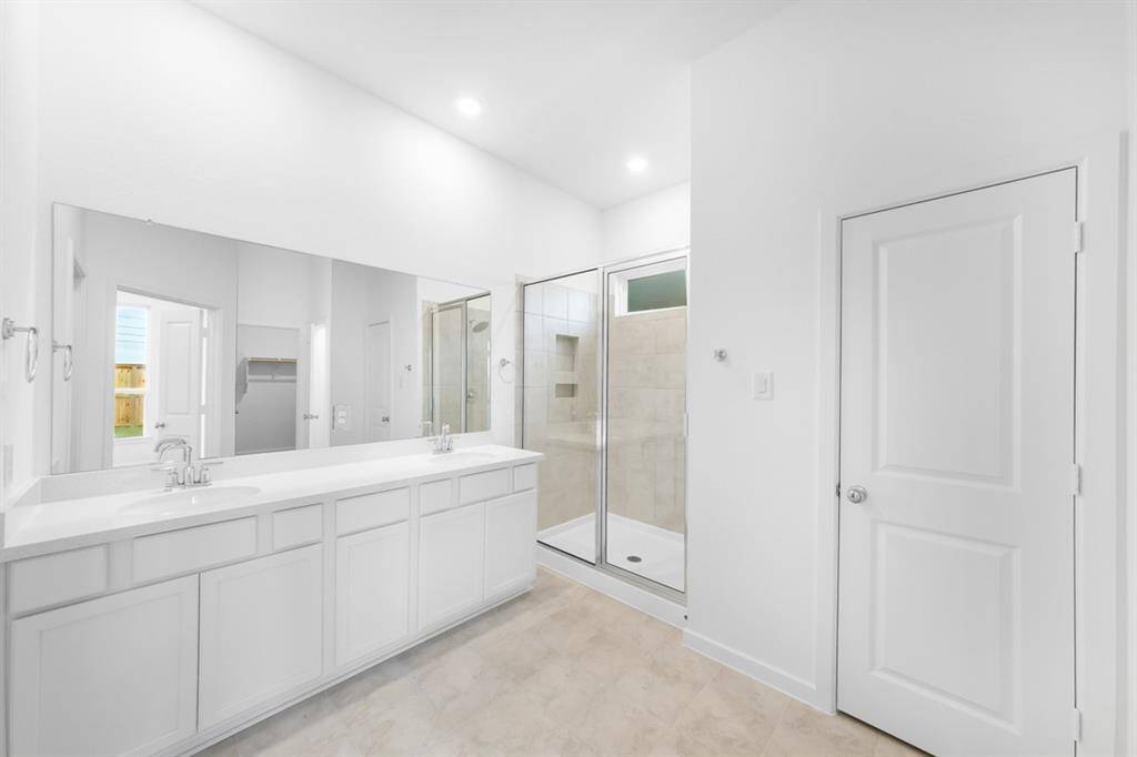 8935 Hampshire Oaks Drive ~ Ready Now