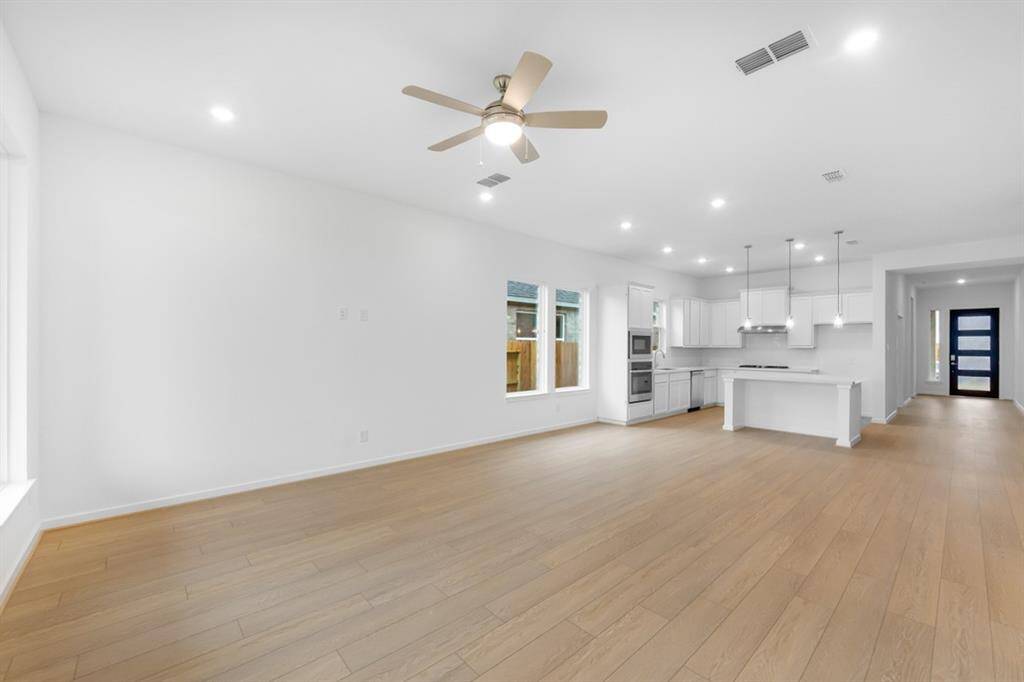 8935 Hampshire Oaks Drive ~ Ready Now