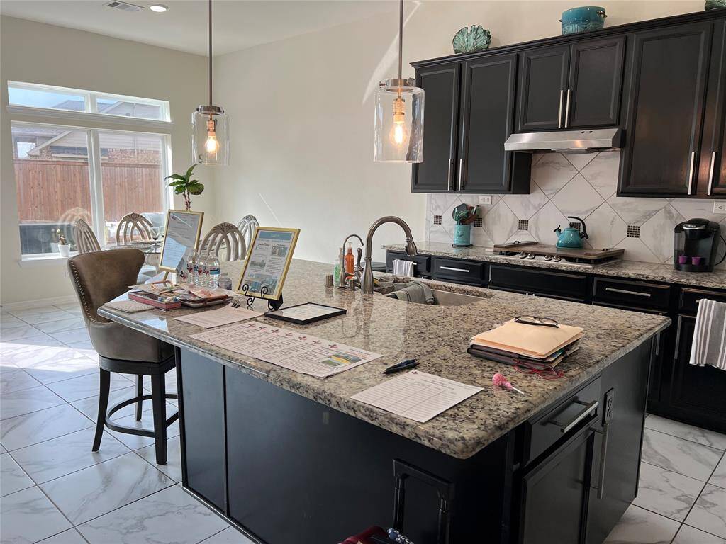 Large island kitchen.