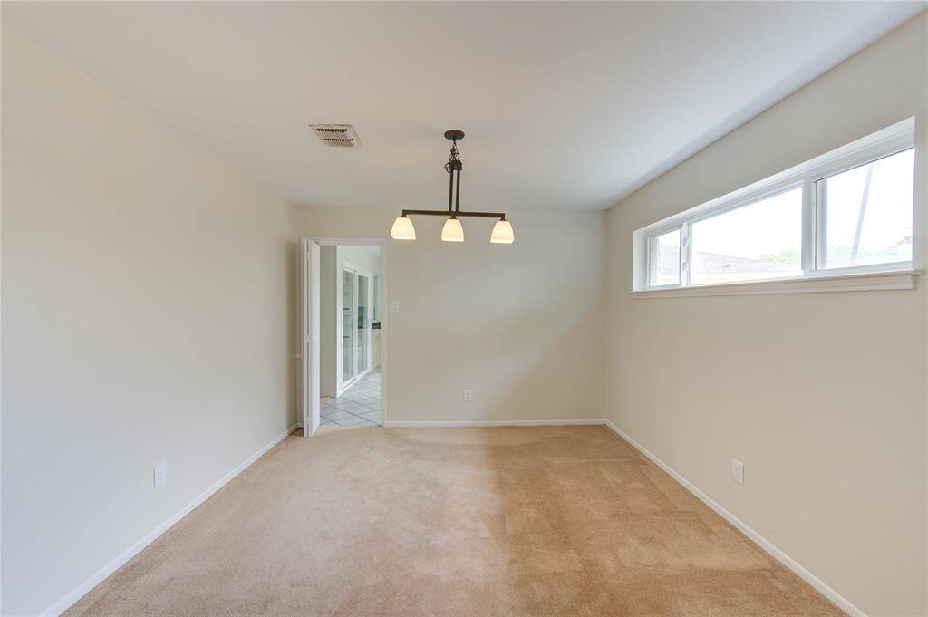 Dining room.