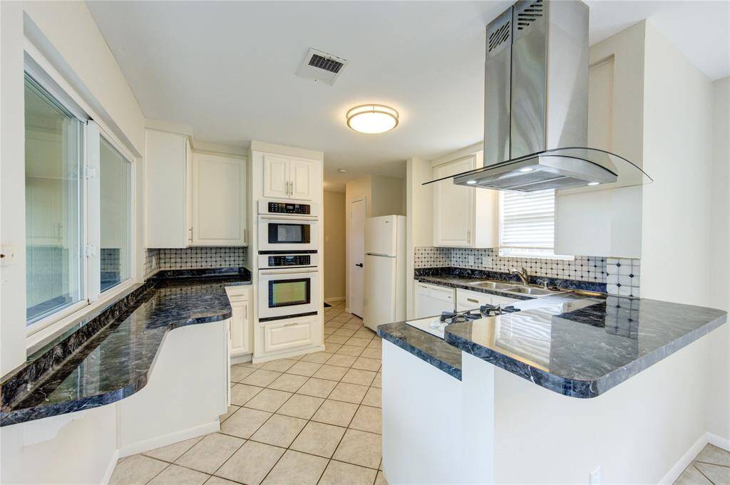 Wonderful kitchen with updated cabinetry!