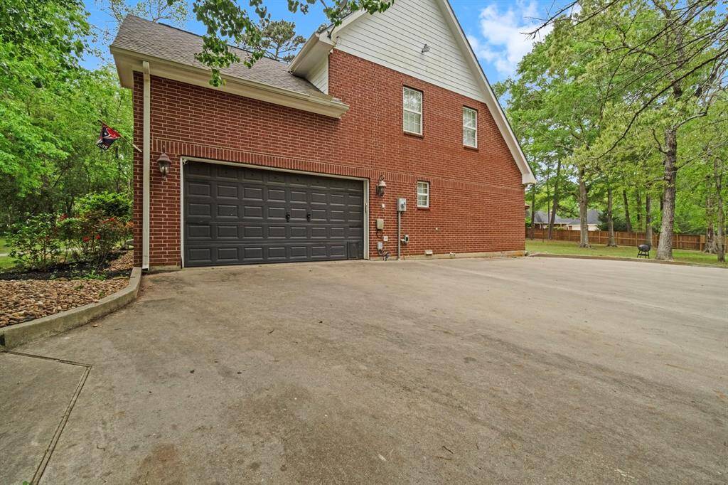 Attached 2 Car Garage