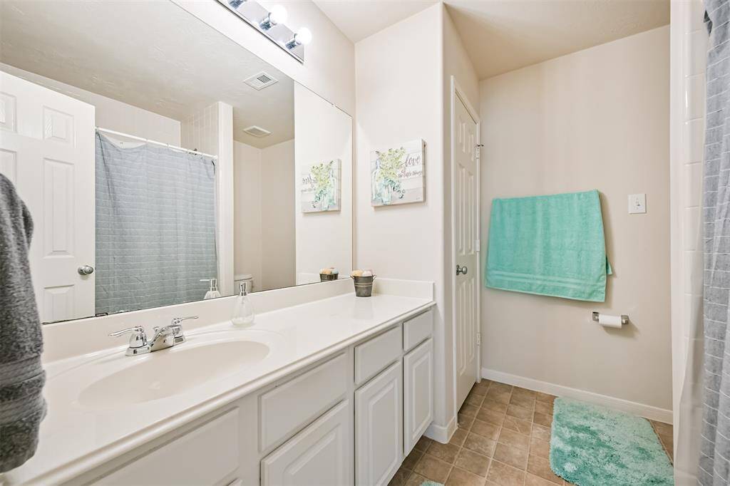 Upstairs bathroom