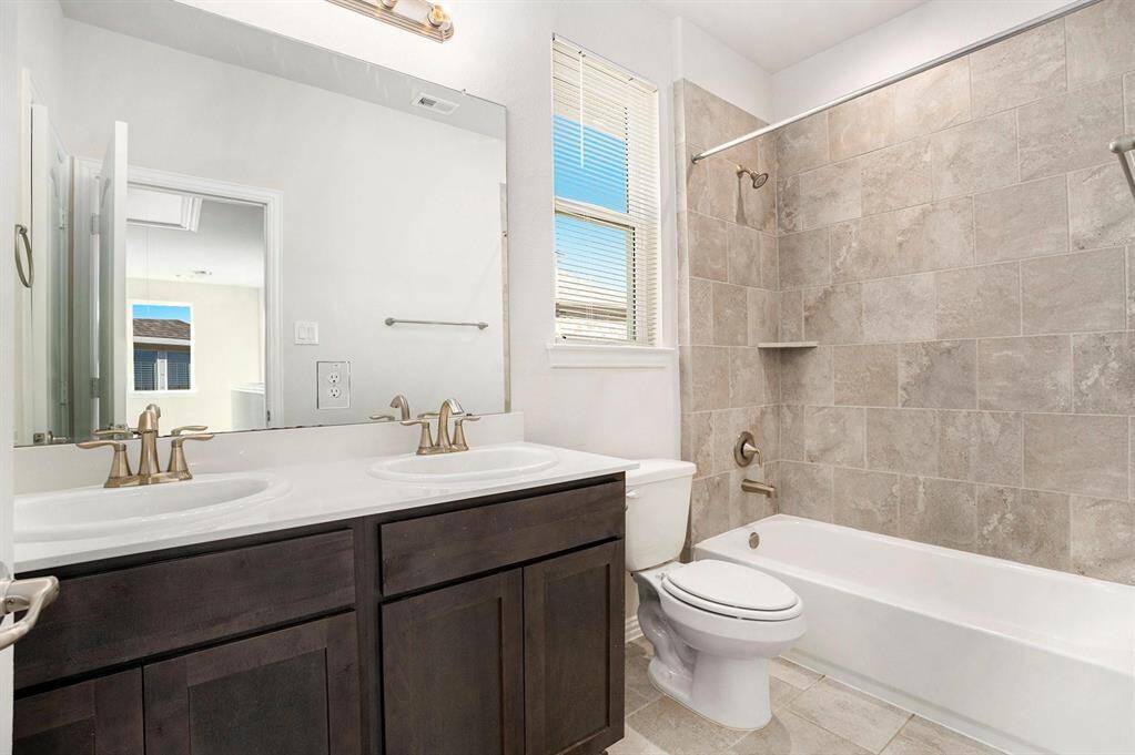 Second Full bathroom upstairs