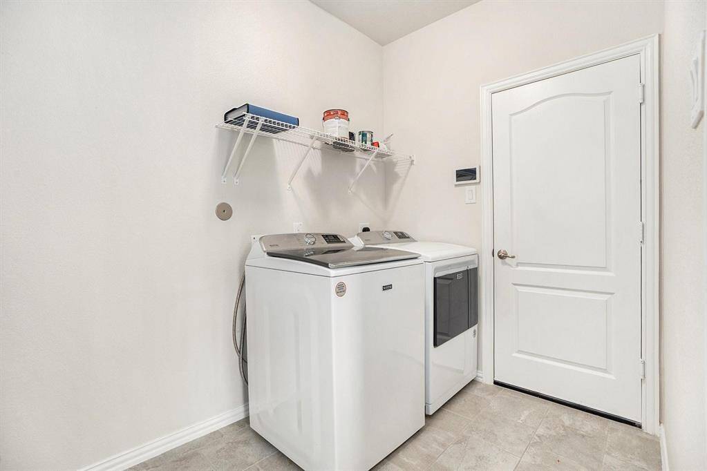 Washer & dryer included