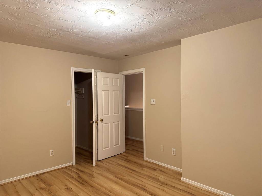 3rd Bedroom - Upstairs