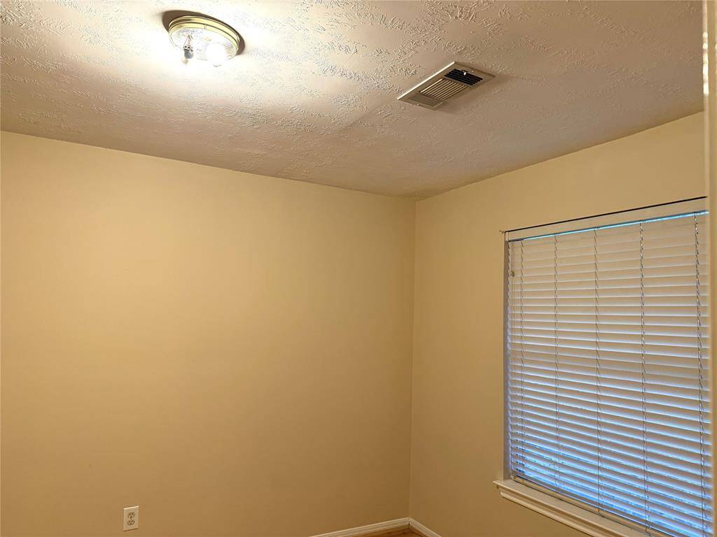 4th Bedroom - Upstairs