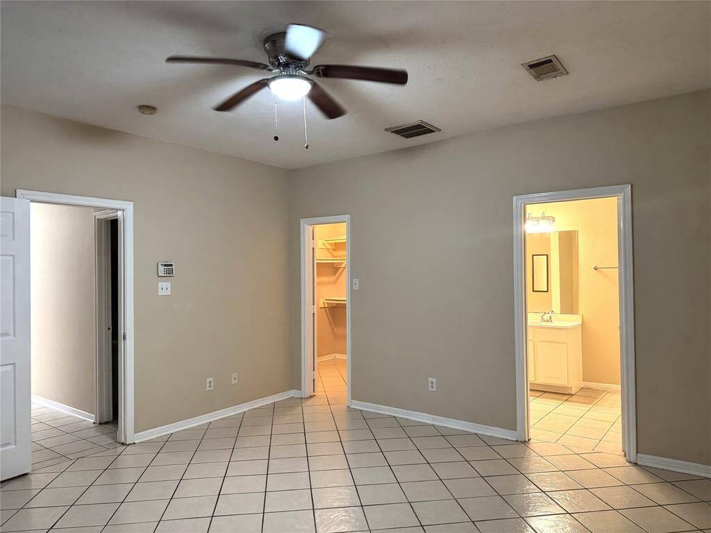 Master Bedroom - Downstairs