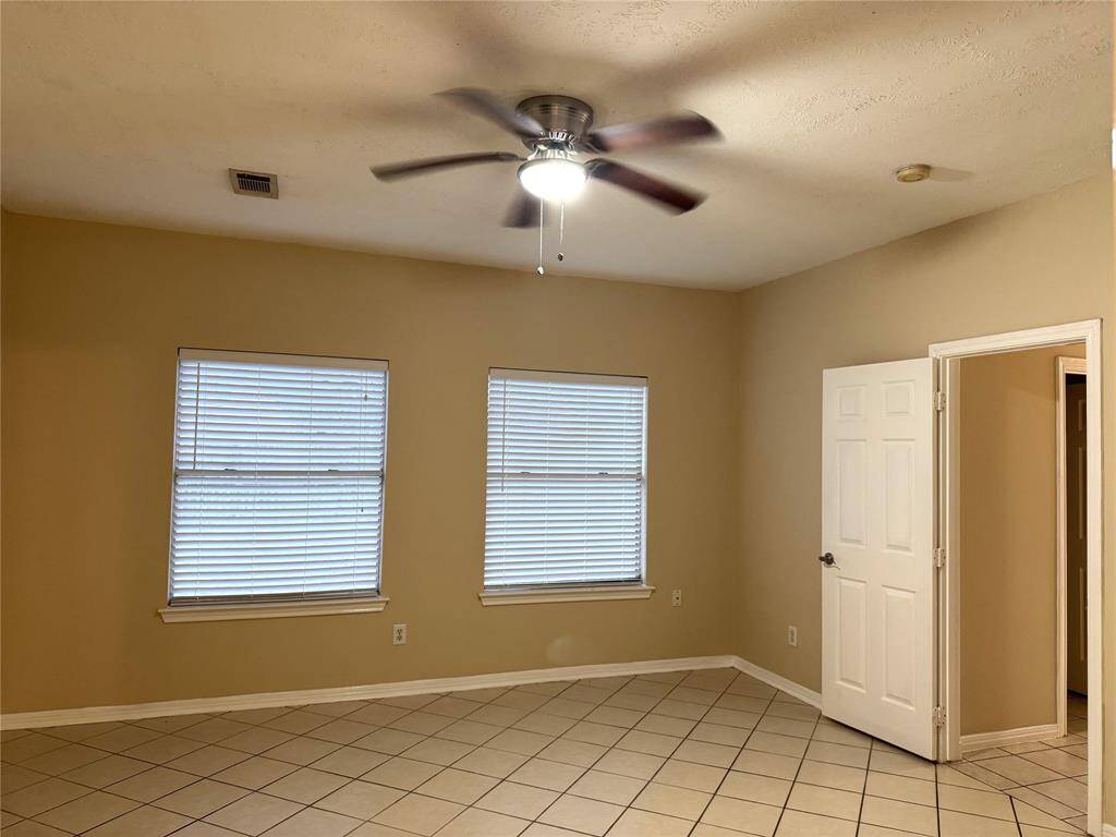 Master Bedroom - Downstairs
