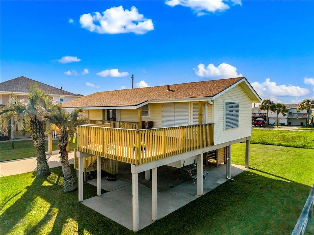 Brand New Deck & Roof