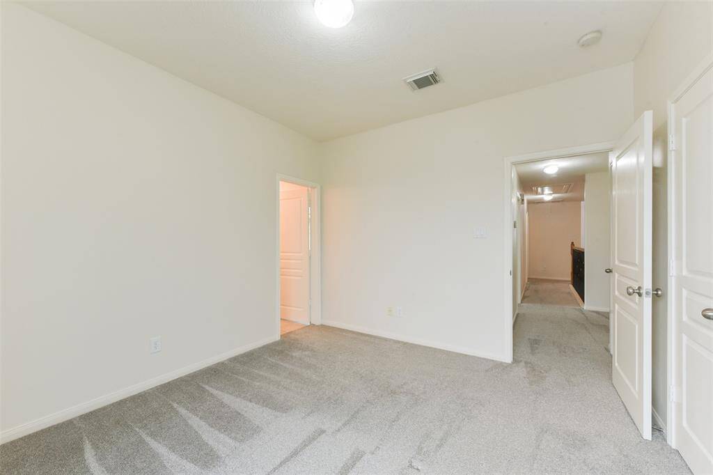 Secondary bedroom